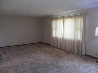 1265 Spring Bay Rd, East Peoria, Illinois 61611, USA