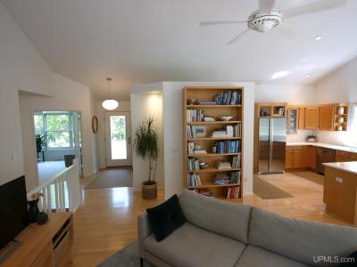 303 7th Ave, Houghton, Michigan 49931, USA