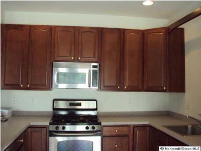6 Fells Drive, Manalapan, New Jersey 07726, USA