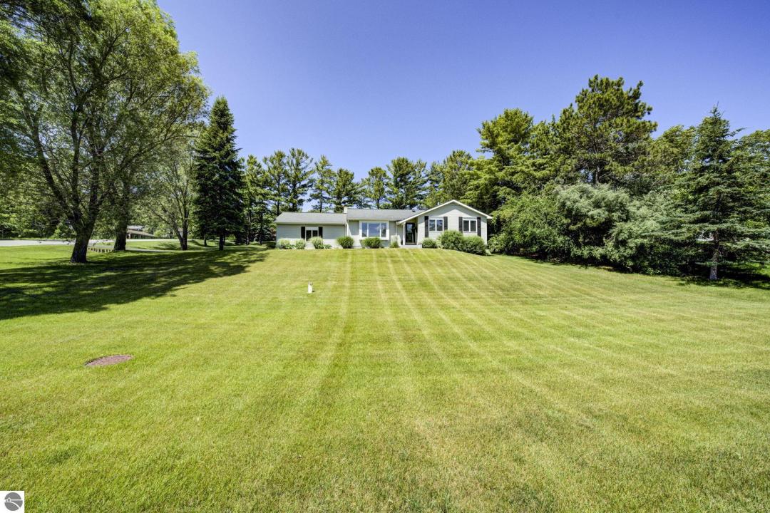 3670 Plum Valley Drive, Traverse City, ミシガン 49684, アメリカ合衆国