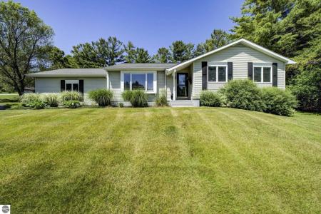 3670 Plum Valley Drive, Traverse City, ミシガン 49684, アメリカ合衆国