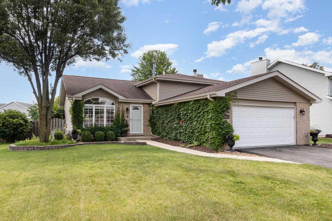16521 W Delaware Drive, Lockport, Illinois 60441