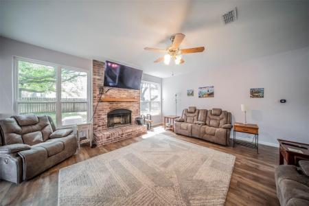 7924 Ember Oaks Drive, North Richland Hills, Texas 76182, États-Unis
