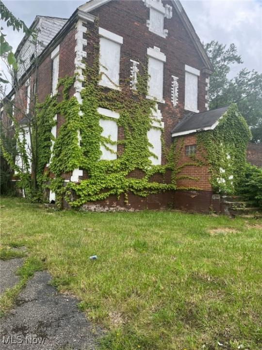 12808 Kinsman Road, Cleveland, Ohio 44120