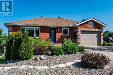 17 CHARLES STREET, Penetanguishene, Ontario L9M 2G6, Canadá