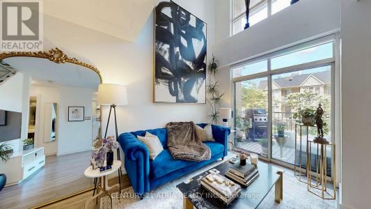 800 KING STREET WEST, Toronto (niagara), Ontario M5V 3M7, Kanada