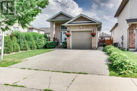 11 BANBURY ROAD, London South (south T), Ontario N5Z 5E8, Canadá
