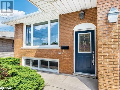 237 HIGHRIDGE AVENUE, Hamilton, Ontario L8E 3P6, Kanada