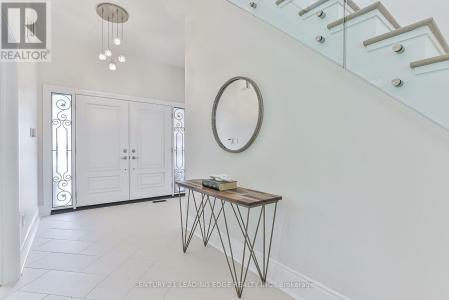 2 HOMESTEAD COURT, Markham (bullock), Ontario L3P 5C3, Canada