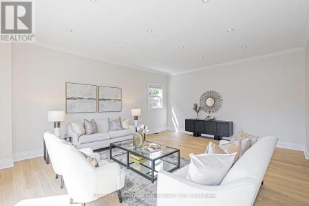 2 HOMESTEAD COURT, Markham (bullock), Ontario L3P 5C3, Canada