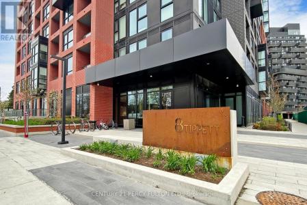 8 TIPPETT ROAD, Toronto (clanton Park), Ontario M3H 0E7, Canada
