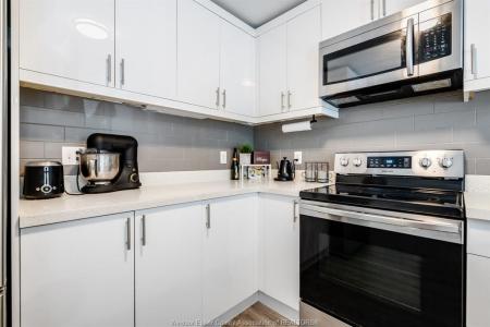 1611 BANWELL, Windsor, Ontario N8P 0G5, Canadá
