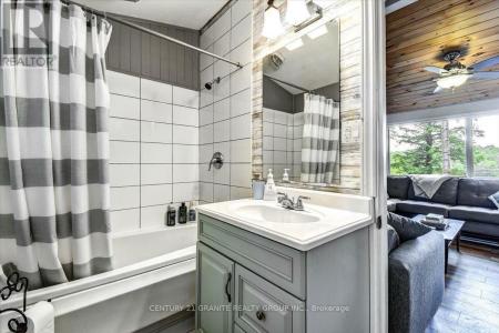 71 FIRE ROUTE 74 B, North Kawartha, أونتاريو K0L 1A0, كندا