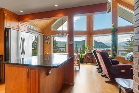 5261 HLINA ROAD, Celista, Kolumbia Brytyjska V0E 1M6, Kanada