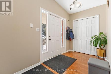 256 WHITE SANDS DRIVE, London South (south U), Ontario N6M 1H9, Canadá