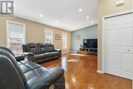 256 WHITE SANDS DRIVE, London South (south U), Ontario N6M 1H9, Canadá