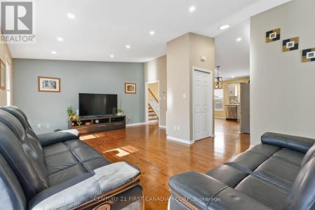 256 WHITE SANDS DRIVE, London South (south U), Ontario N6M 1H9, Canadá