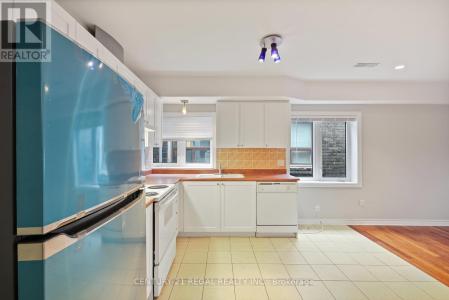 1117 QUEEN STREET EAST, Toronto (south Riverdale), Ontario M4M 1K9, Kanada