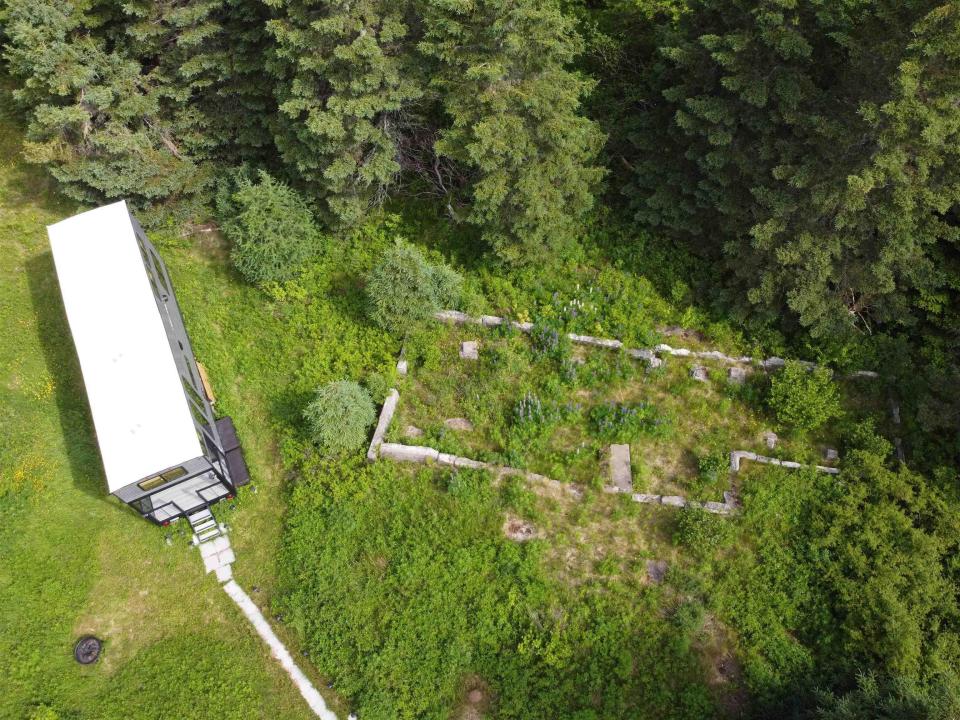 24 ENGLEHUTT ROAD, Moser River, Nova Scotia B0J 2K0, Canada