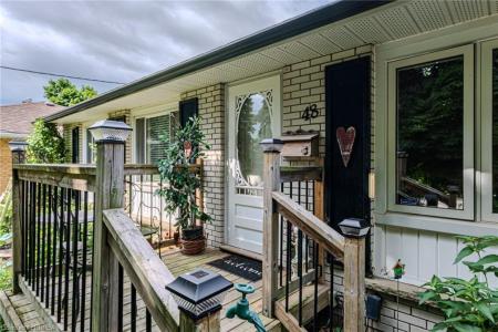 48 MARKET STREET, Paris, Ontario N3L 3B2, Canadá