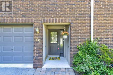 1270 GAINSBOROUGH DRIVE, Oakville (fa Falgarwood), Ontario L5H 2L2, Canadá