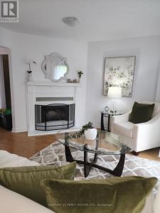 21 TRAWLEY CRESCENT, Ajax (central), Ontario L1S 5Y7, Canada