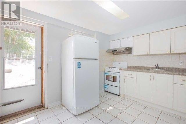 43 WOLSELEY STREET, Toronto (kensington-chinatown), Онтарио M5T 1A3, Канада