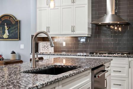 136 KINNIBURGH DRIVE, Chestermere, Alberta T1X 0T8, Kanada