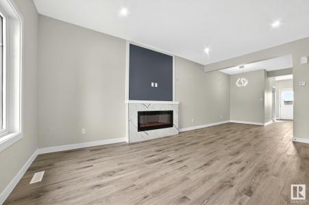10233 92A AVENUE, Morinville, Alberta T8R 2R4, Canada
