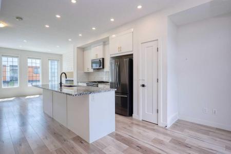 81 GREENBRIAR PLACE NW, Calgary, Alberta T3B 6J1, Canada