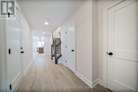 649 KETTER WAY, Plympton-wyoming (plympton Wyoming), Ontario N0N 1T0, Canada