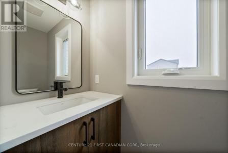 649 KETTER WAY, Plympton-wyoming (plympton Wyoming), Ontario N0N 1T0, Canada