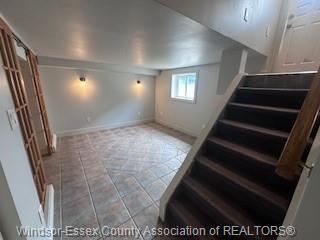 1227 CURRY AVENUE LOWER, Windsor, Ontario N9B 2C8, Kanada