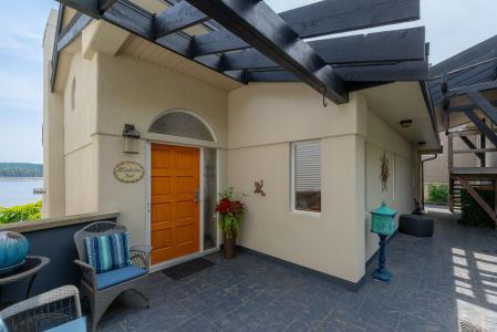 245 OYSTER COVE RD, Ladysmith, Britanya Kolombiyası V9G 1A8, Kanada