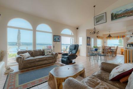 245 OYSTER COVE RD, Ladysmith, British Columbia V9G 1A8, Canada