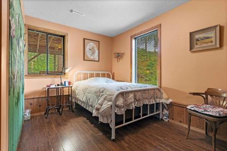 3834 KAREN DRIVE, Cultus Lake, British Columbia V2R 5A5, Canada
