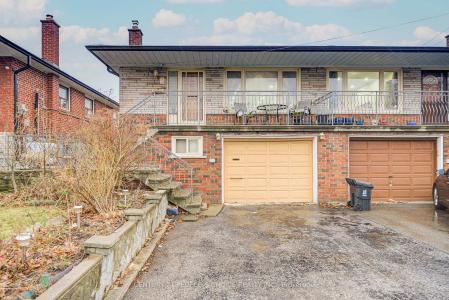 3 LAKELAND DRIVE, Toronto, Ontario M9V 1M8, Canadá