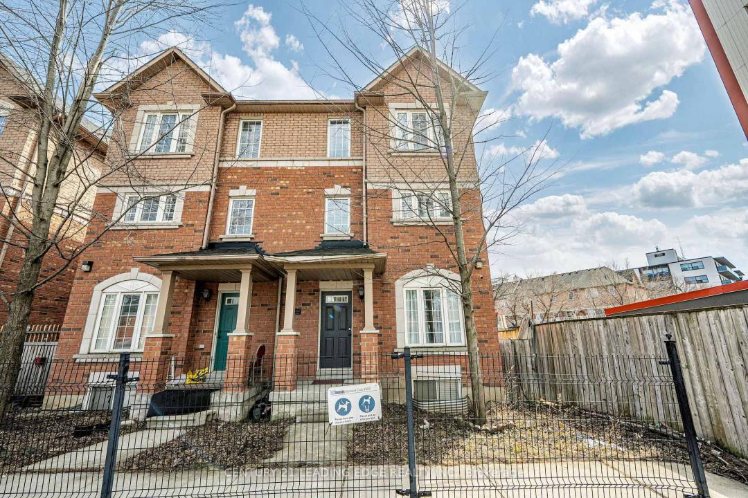 75 ELPHICK LANE, Toronto, Ontario M9N 4A2, Canadá