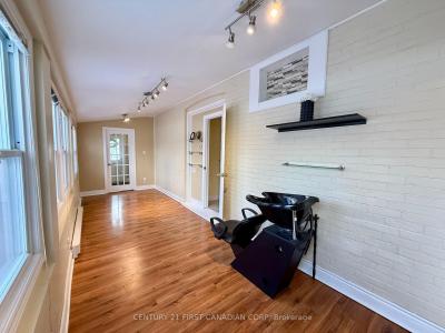 236 RAYMOND AVENUE, London East, Ontario N6A 2N1, Canadá
