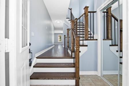 129 PULLEN LANE, Ajax, Ontario L1Z 0K9, CANADÁ