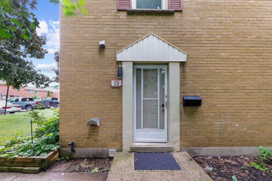 19 ARBOUR GLEN CRESCENT, London East, Ontario N5Y 1Z9, Canadá