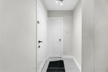 19 ARBOUR GLEN CRESCENT, London East, Ontario N5Y 1Z9, Canadá