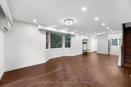 19 ARBOUR GLEN CRESCENT, London East, Ontario N5Y 1Z9, Canadá