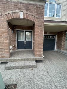 10 ENGLAND TERRACE, Hamilton, Ontario L8J 0G4, Canada