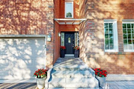 1 WIGSTON COURT, Whitby, Ontario L1R 2B8, Canada