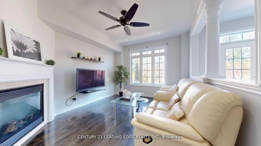 280 PARADELLE DRIVE, Richmond Hill, Ontario L4E 0C9, CANADÁ