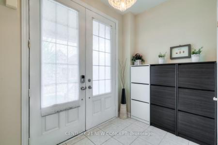 521 MCGREGOR FARM TRAIL, Newmarket, Ontario L3X 0H7, Canadá