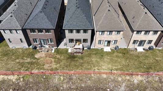 104 CLOSSON DRIVE, Whitby, Онтарио L1P 0M8, Канада