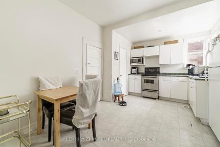 319 ELIAS AVENUE, Peterborough Central, أونتاريو K9J 5G8, كندا 