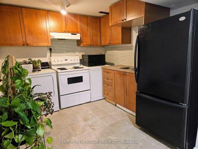 6 DINGLEY COURT, Ajax, Ontario L1S 6B6, Canada